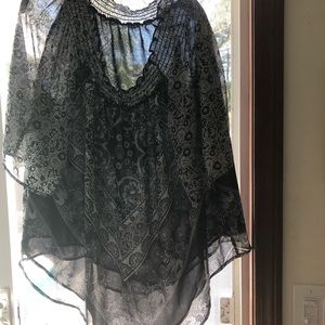 Navy/white flowing peasant top
